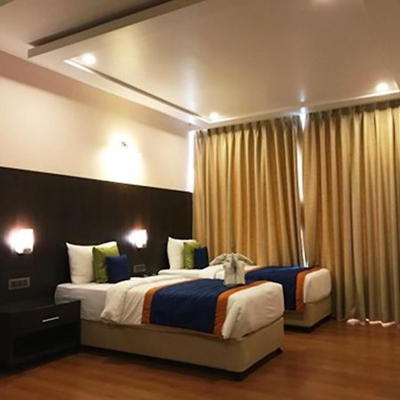 Hotel Central Park Manipal Esterno foto