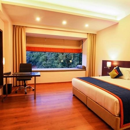 Hotel Central Park Manipal Esterno foto
