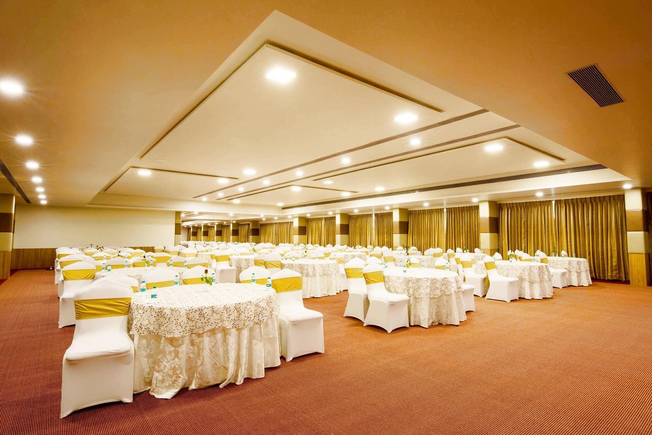 Hotel Central Park Manipal Esterno foto