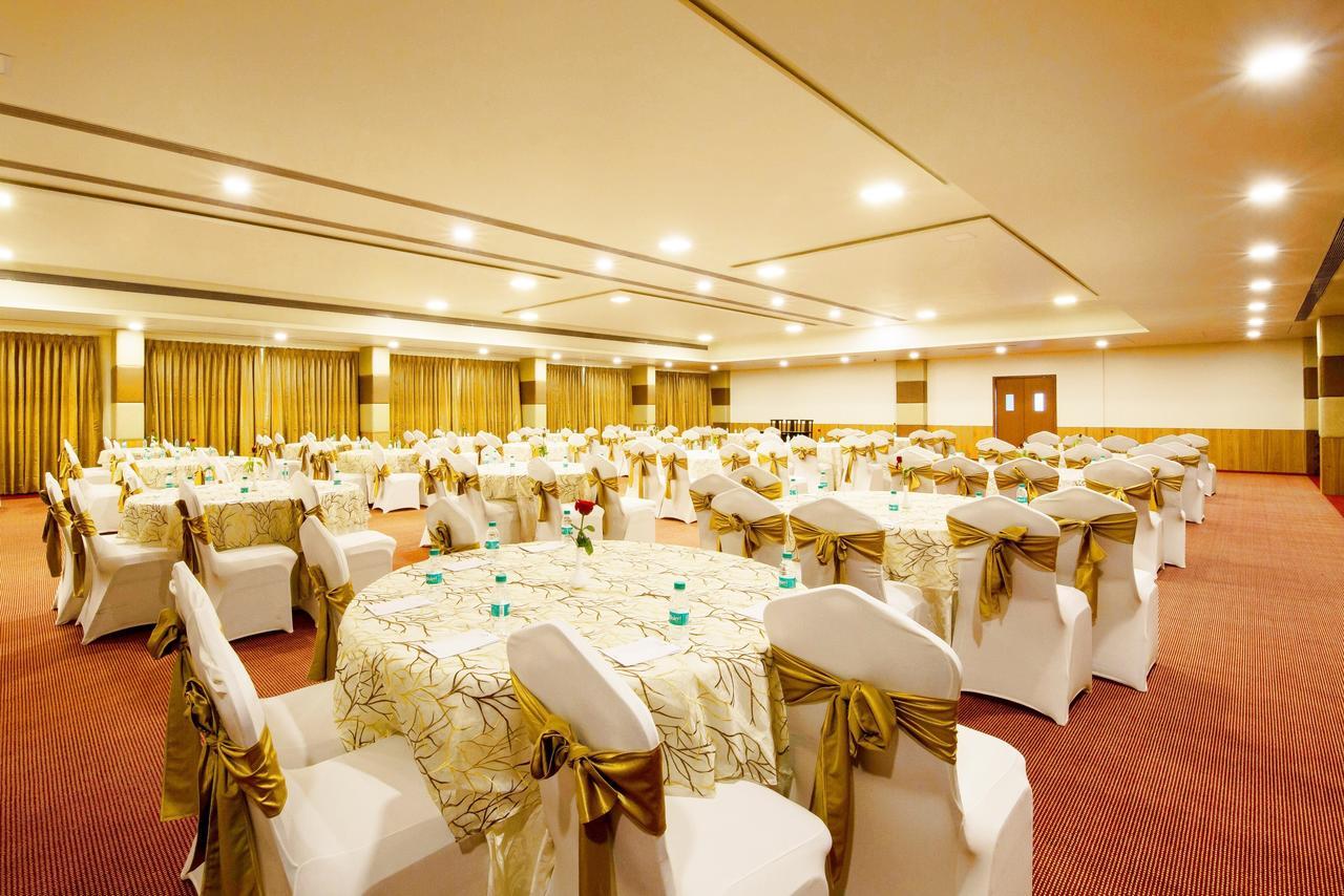 Hotel Central Park Manipal Esterno foto