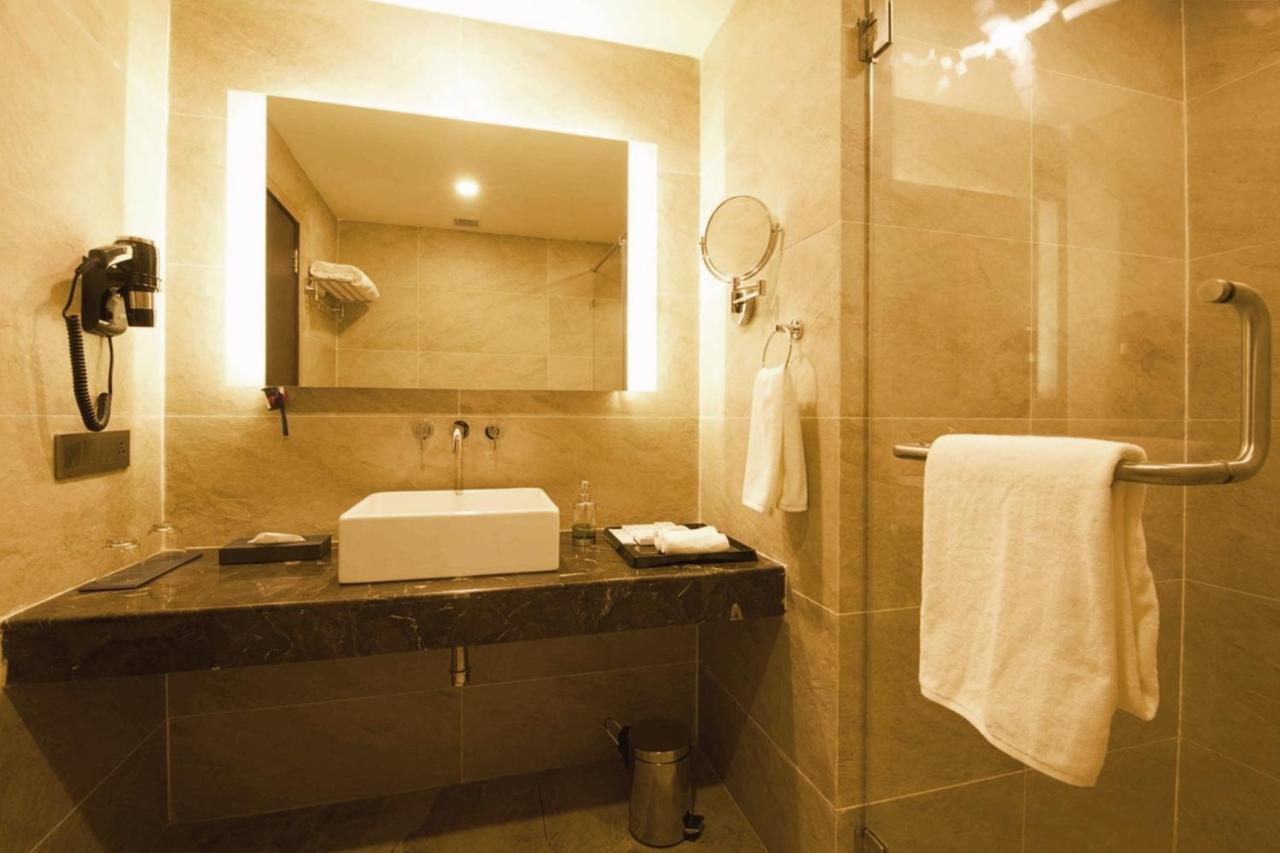 Hotel Central Park Manipal Esterno foto