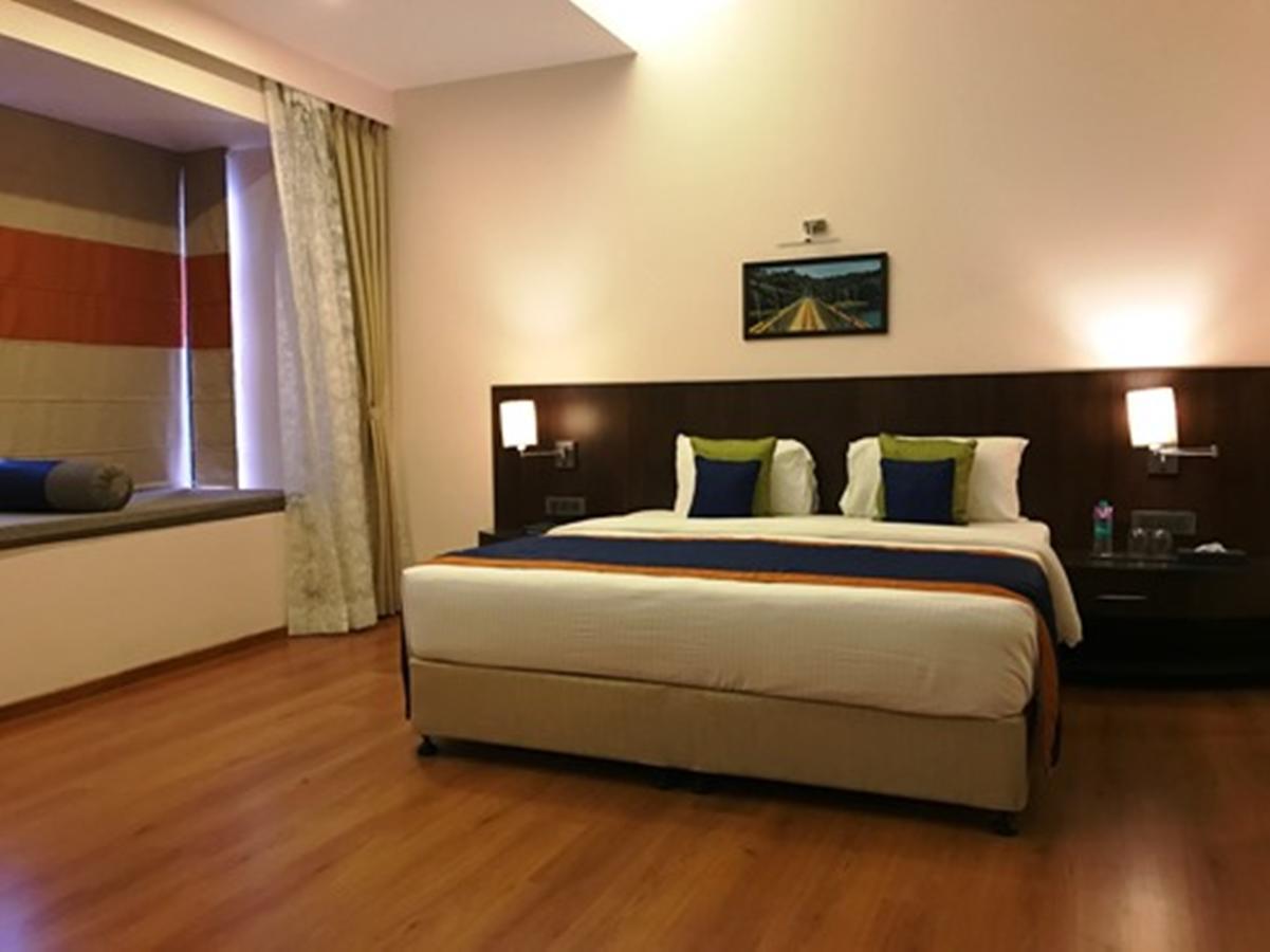 Hotel Central Park Manipal Esterno foto